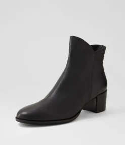 Mockas Black Leather