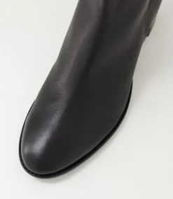 Mockas Black Leather