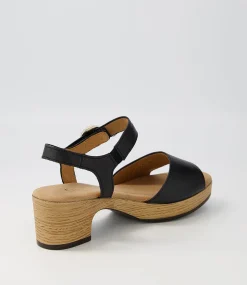 Solche Schwarz Gold Leather Sandals